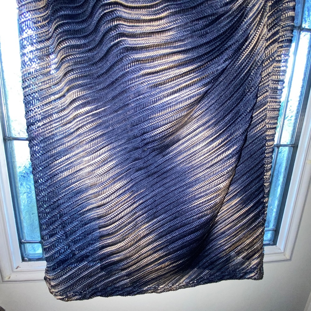 Bodycon Dress with Ruched Side - Picture 3 of 8